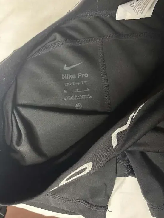 Nike Pro Women's 3-Inch Dri-FIT Training Shorts Black Size Medium - Picture 2 of 5